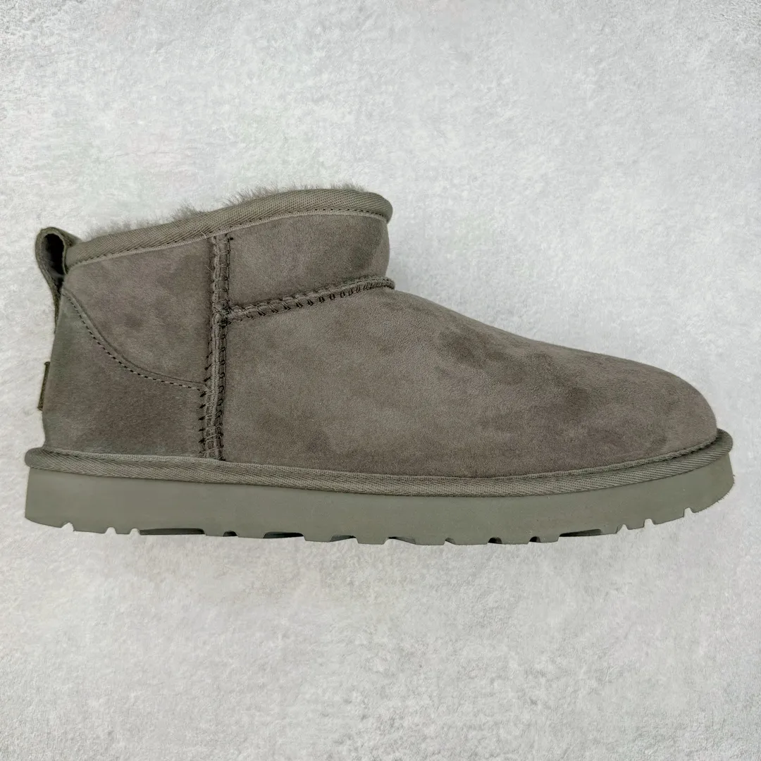 Pick up locally 💰520 UGG 6109 Zhou Dongyu Mini short boots, autumn and winter sheep fur integrated snow boots. All shoes are made from the same factory as ZP. Longfeng A-grade Australian imported sheep fur integrated men's and women's boots. Brand OEM production line. Fully follow the ZP process. OEM original pattern maker. Adhering to the principle of no original shoes and no development selection. Pay attention to every detail. The most authentic version on the market. TREADLITE "light wing" technology outsole. Lightweight/durable/flexible/pile type 35 36 37 38 39 40 41 42 43 44 45 Coding: by2936060